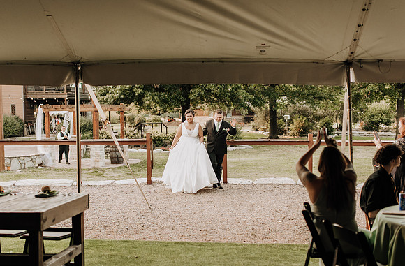 Shane + Avisa